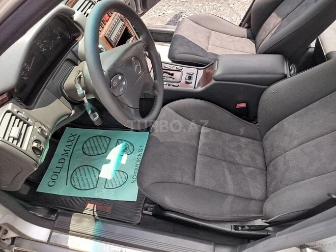Mercedes E 220 2001, 500,000 km - 2.2 l - Qax