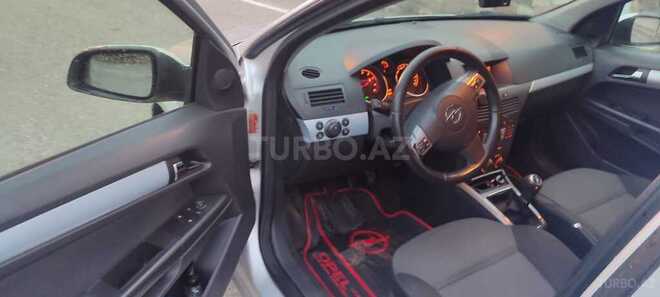 Opel Astra 2005, 325,000 km - 1.6 l - Quba