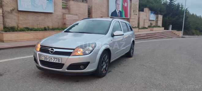 Opel Astra 2005, 325,000 km - 1.6 l - Quba