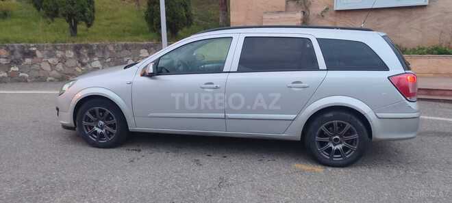 Opel Astra 2005, 325,000 km - 1.6 l - Quba