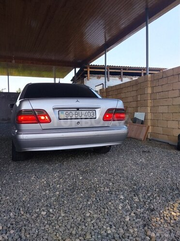 Mercedes E 280 1999, 560,000 km - 2.8 л - Bakı