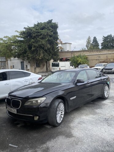 BMW 750 2010, 299,000 km - 4.4 l - Bakı