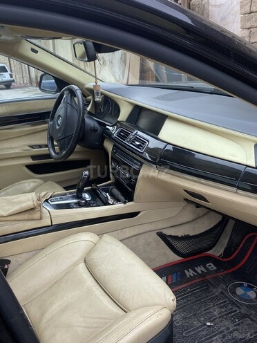 BMW 750 2010, 299,000 km - 4.4 l - Bakı