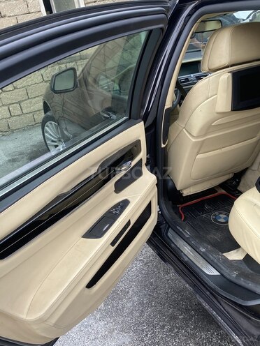 BMW 750 2010, 299,000 km - 4.4 l - Bakı