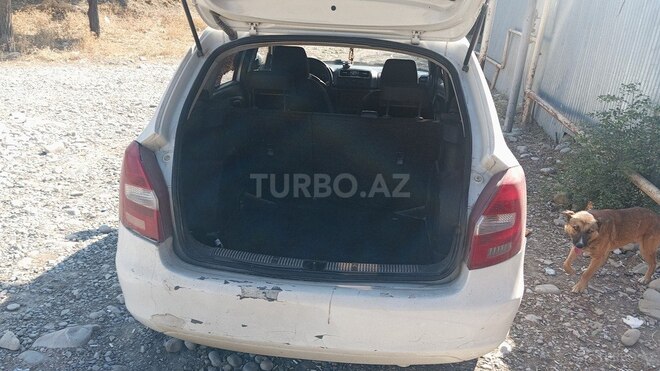 Skoda Fabia 2011, 355,200 km - 1.6 l - Ağsu