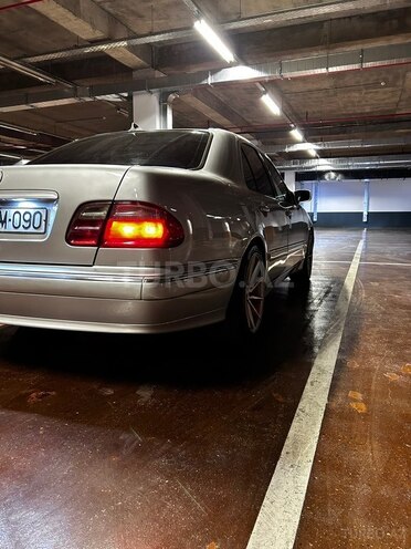 Mercedes E 240 2000, 335,000 km - 2.4 l - Bakı