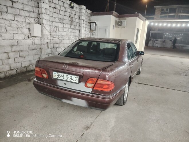 Mercedes E 230 1997, 385,000 km - 2.3 л - Bakı