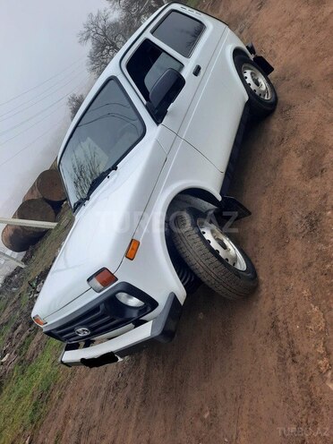 LADA (VAZ) Niva 2015, 104,000 km - 1.7 l - Lerik