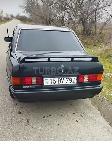 Mercedes 190 1992, 250,000 km - 1.8 l - Quba
