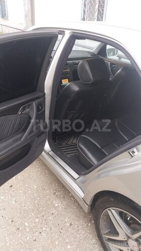 Mercedes E 280 2001, 320,000 km - 2.8 l - Bakı