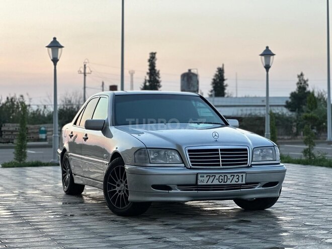Mercedes C 180 2000, 371,000 km - 1.8 l - Saatlı