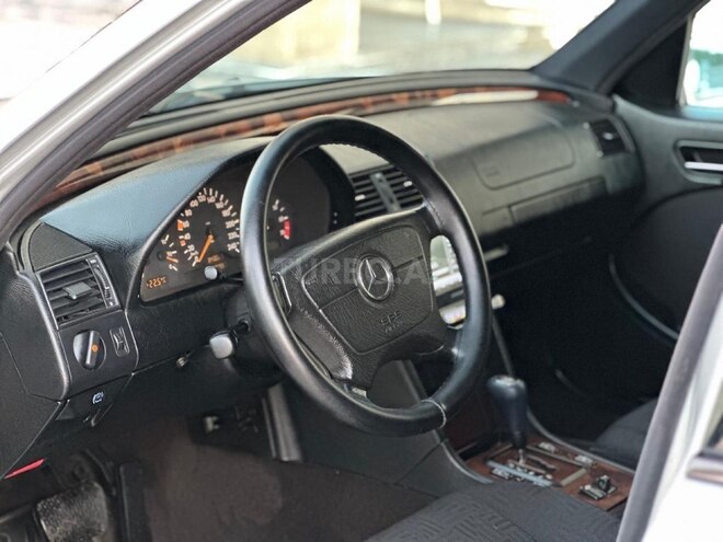 Mercedes C 180 2000, 371,000 km - 1.8 l - Saatlı