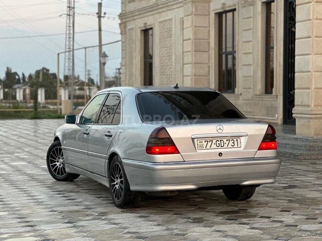 Mercedes C 180 2000, 371,000 km - 1.8 l - Saatlı