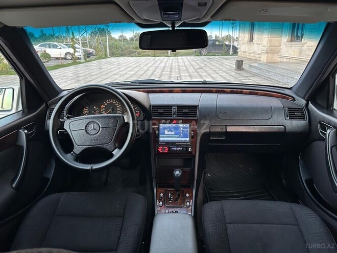 Mercedes C 180 2000, 371,000 km - 1.8 l - Saatlı