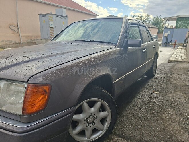 Mercedes E 200 1994, 330,000 km - 2.0 l - Naxçıvan