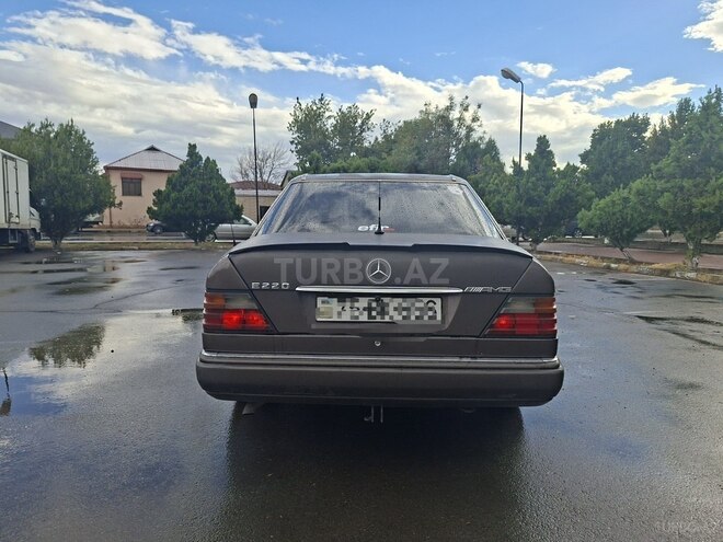 Mercedes E 200 1994, 330,000 km - 2.0 l - Naxçıvan