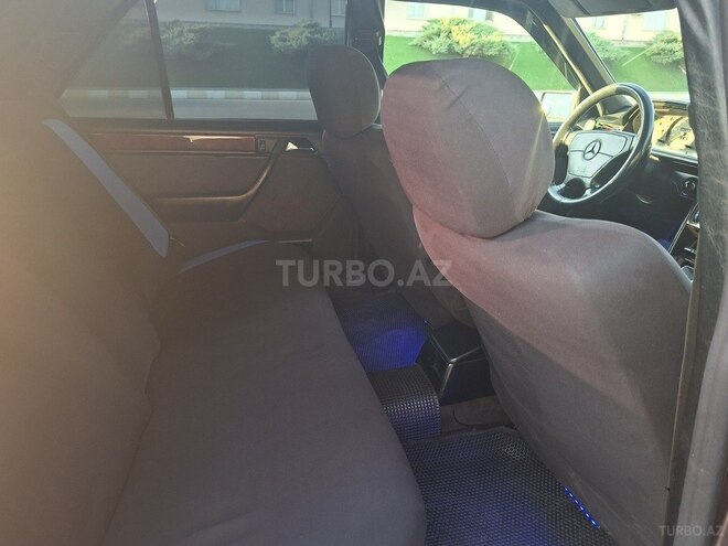 Mercedes E 200 1994, 330,000 km - 2.0 l - Naxçıvan