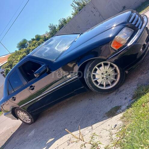 Mercedes C 200 2000, 270,278 km - 2.2 l - Bakı