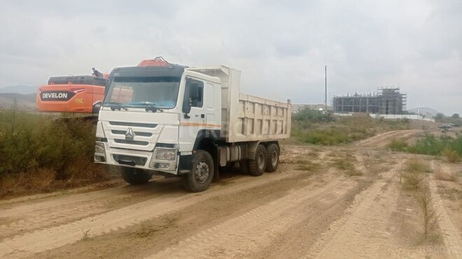HOWO Sinotruk 2016, 350,000 km - 9.0 l - Bakı