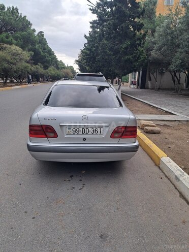 Mercedes E 220 1999, 356,000 km - 2.2 l - Sumqayıt