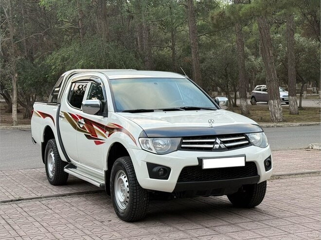 Mitsubishi L200 2012, 196,000 km - 2.5 l - Bakı