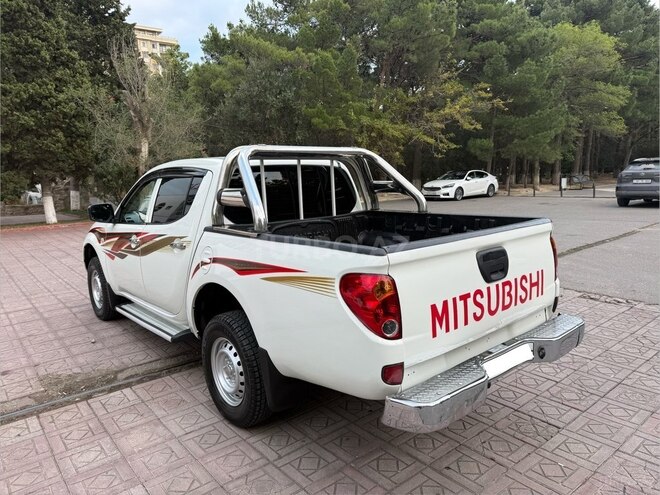 Mitsubishi L200 2012, 196,000 km - 2.5 l - Bakı