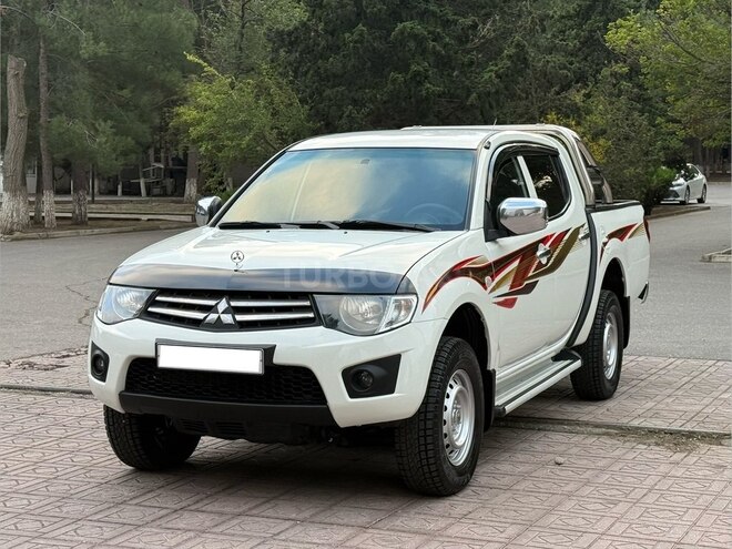 Mitsubishi L200 2012, 196,000 km - 2.5 l - Bakı