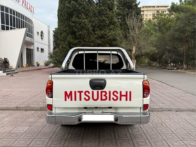 Mitsubishi L200 2012, 196,000 km - 2.5 l - Bakı