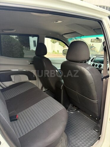 Mitsubishi L200 2012, 196,000 km - 2.5 l - Bakı