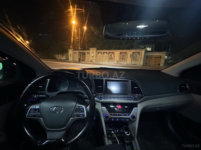 Hyundai Elantra 2018, 120,000 km - 2.0 л - Bakı