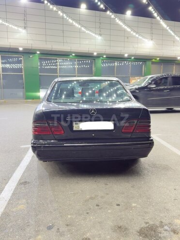 Mercedes E 220 2000, 430,000 km - 2.2 l - Bakı
