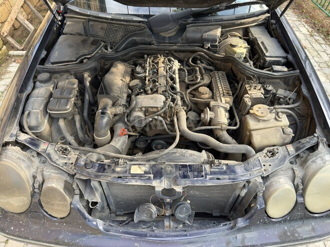 Mercedes E 220 2000, 430,000 km - 2.2 l - Bakı