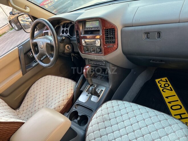 Mitsubishi Pajero 2004, 320,000 km - 3.8 l - Bakı