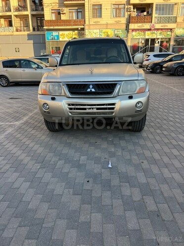 Mitsubishi Pajero 2004, 320,000 km - 3.8 l - Bakı