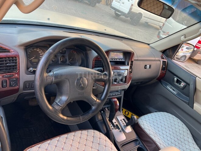 Mitsubishi Pajero 2004, 320,000 km - 3.8 l - Bakı