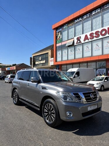 Nissan Patrol 2010, 238,770 km - 5.6 л - Bakı