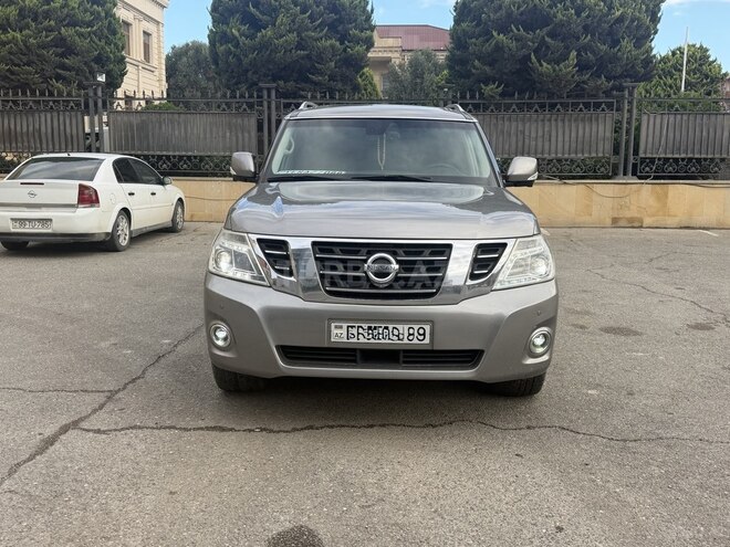 Nissan Patrol 2010, 238,770 km - 5.6 л - Bakı