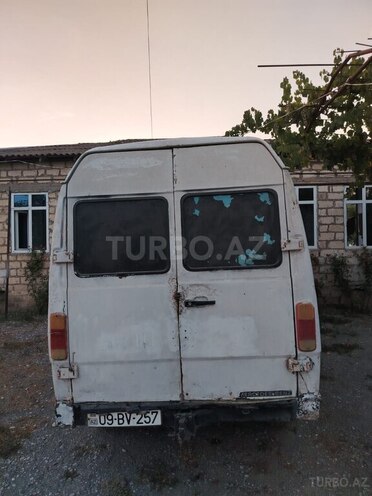 Mercedes 208 D 1993, 210,000 km - 2.3 l - Bərdə