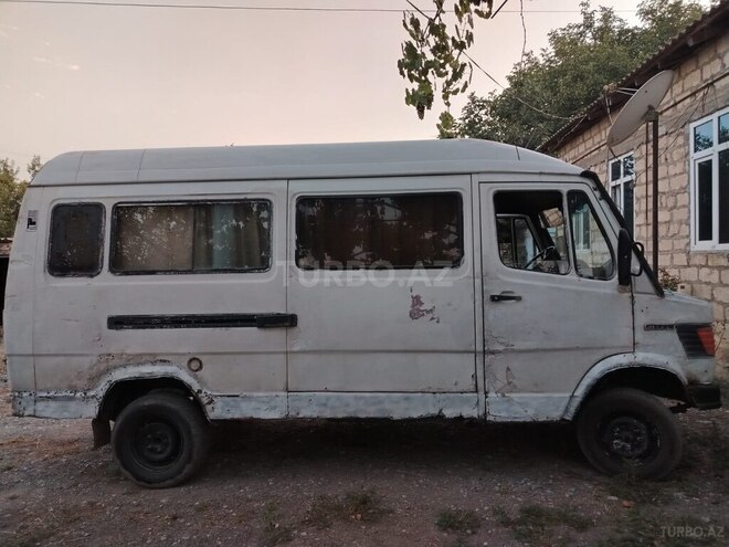 Mercedes 208 D 1993, 210,000 km - 2.3 l - Bərdə