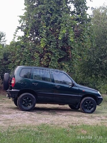 Chevrolet Niva 2003, 250,000 km - 1.7 l - Astara