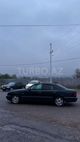 Mercedes E 230 1996, 465,000 km - 2.3 л - Qusar