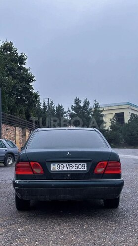 Mercedes E 230 1996, 465,000 km - 2.3 л - Qusar