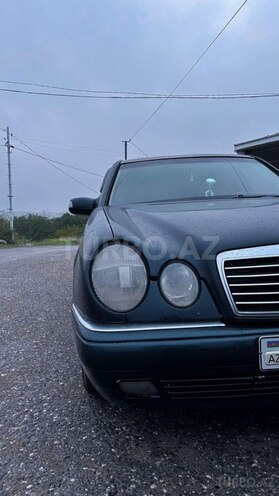 Mercedes E 230 1996, 465,000 km - 2.3 л - Qusar