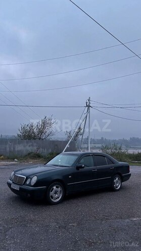 Mercedes E 230 1996, 465,000 km - 2.3 л - Qusar