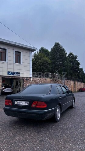 Mercedes E 230 1996, 465,000 km - 2.3 л - Qusar