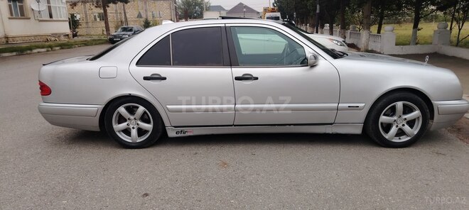 Mercedes E 240 1999, 354,000 km - 2.4 l - Beyləqan