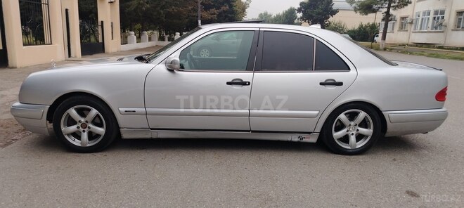 Mercedes E 240 1999, 354,000 km - 2.4 l - Beyləqan