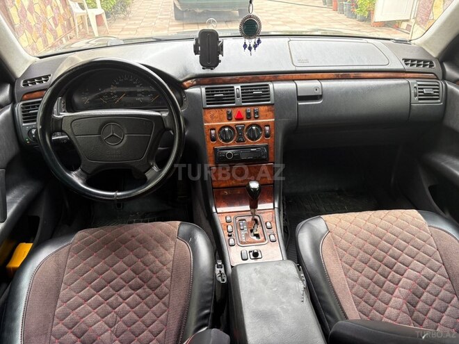 Mercedes E 220 1998, 526,000 km - 2.2 л - Bakı
