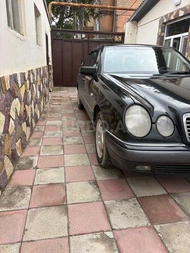 Mercedes E 220 1998, 526,000 km - 2.2 л - Bakı