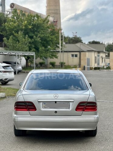Mercedes E 270 2000, 338,000 km - 2.7 l - Bakı